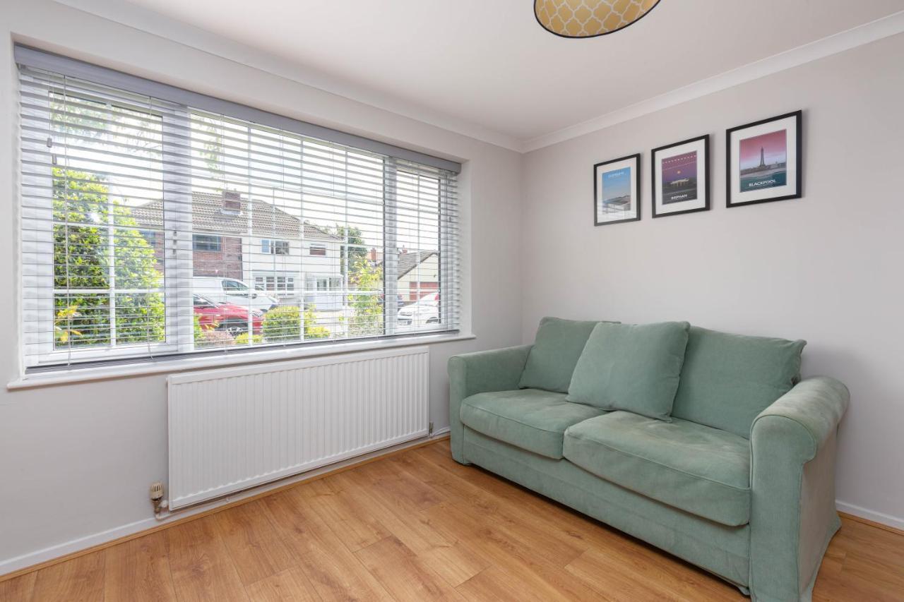 Charles Alexander Short Stay - Moorway House Poulton-le-Fylde Ngoại thất bức ảnh